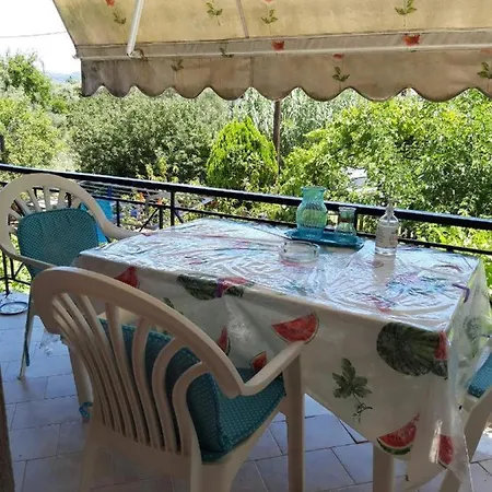 Lefkada Classic Two Bedroom ניקיאנה